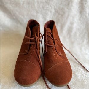 Toms Women's Ankle Boots in Rust Brown